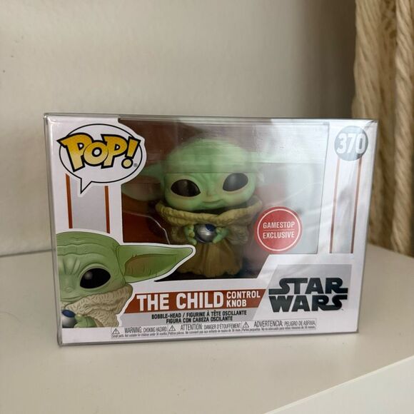 Funko Pop 370 The Child Mandalorian GameStop Exclusive - Picture 1 of 4